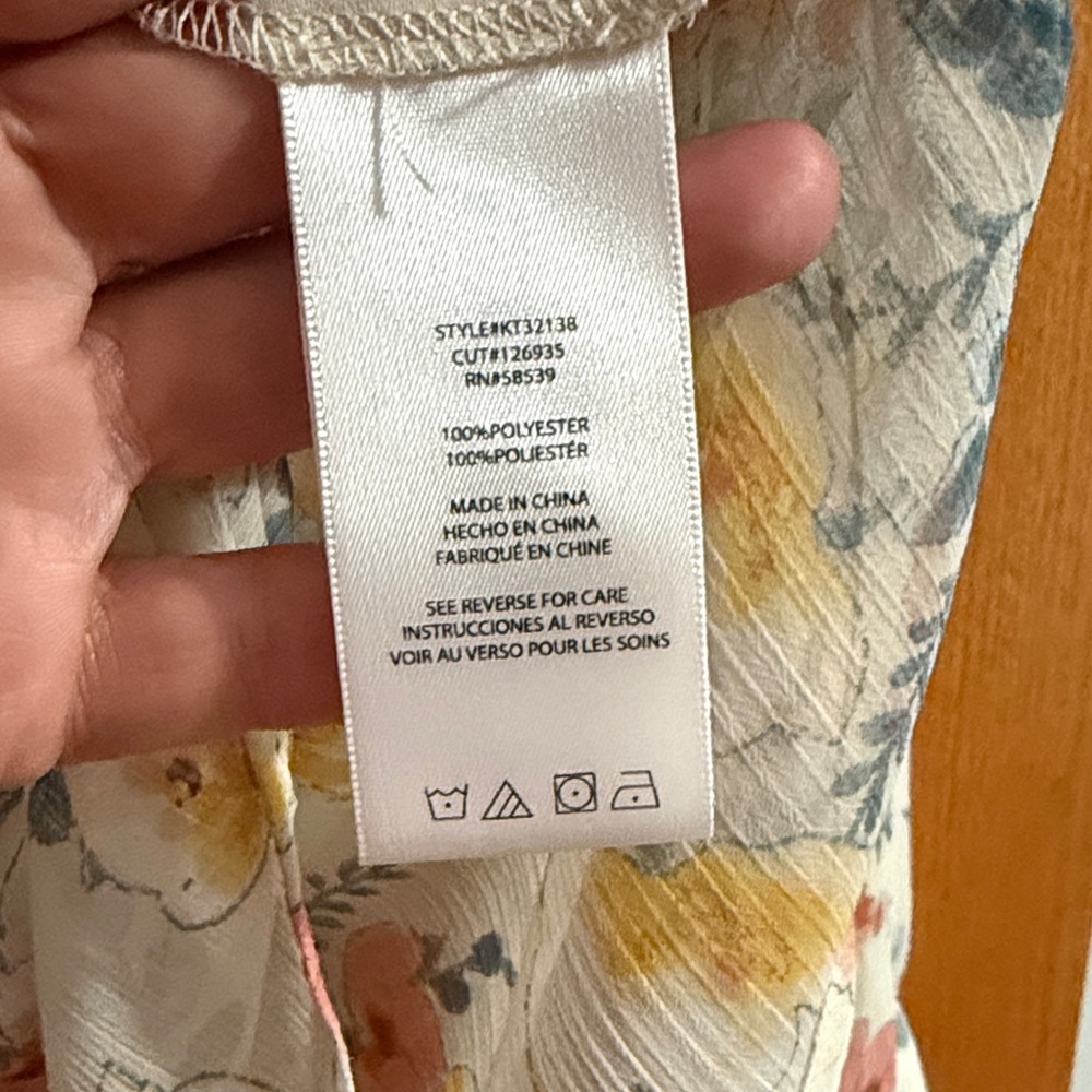 Kut from the Kloth Floral Button-Up Blouse in Cream and Yellow - Picture 3 of 5